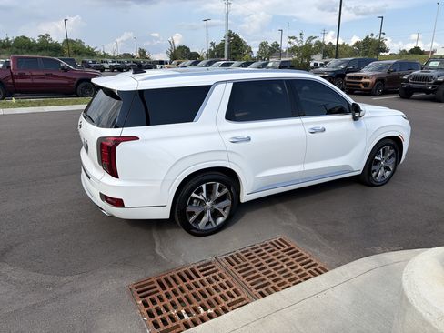 Used 2022 Hyundai Palisade Limited w/ Cargo Package FWD image 11