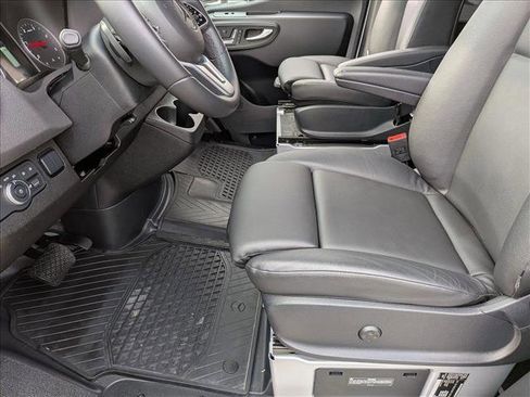 Used 2024 Mercedes-Benz Sprinter 2500 image 16