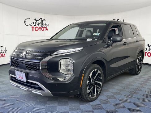 Used 2024 Mitsubishi Outlander SE image 4