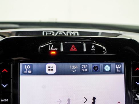 Used 2024 RAM 2500 Limited image 27