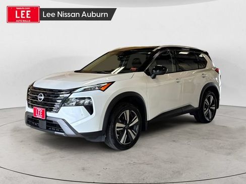 Used 2024 Nissan Rogue SL AWD/4WD image 1