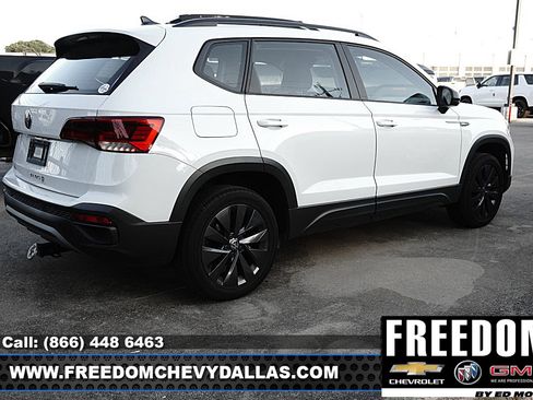 Used 2023 Volkswagen Taos S FWD image 5
