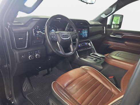 Used 2025 GMC Sierra 2500 Denali Ultimate w/ Max Trailering Package AWD/4WD image 16
