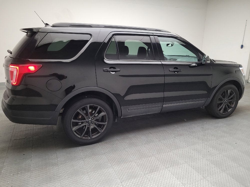 Used 2018 Ford Explorer XLT w/ Equipment Group 202A FWD image 10