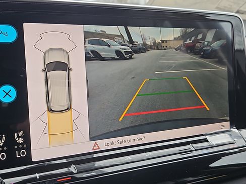 New 2026 Volkswagen Atlas SE image 8