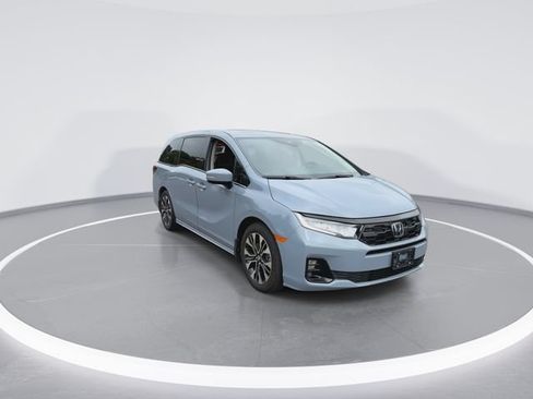 Used 2025 Honda Odyssey Elite image 3