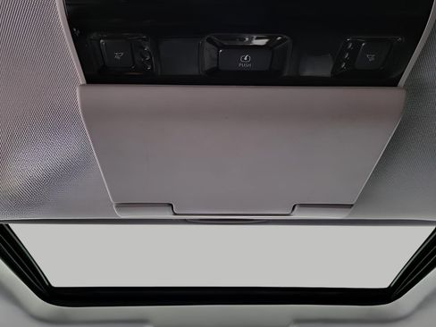 Used 2020 GMC Yukon XL SLT w/ Open Road Package image 29