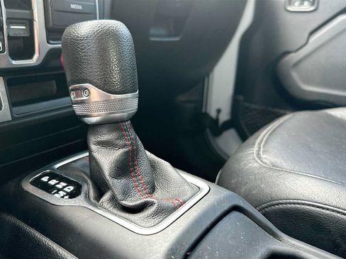 Used 2018 Jeep Wrangler Unlimited Rubicon AWD/4WD image 17