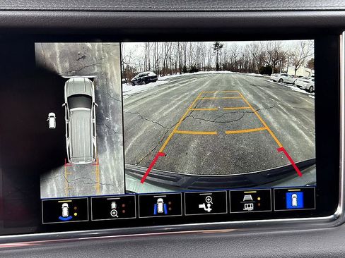 Used 2023 GMC Yukon Denali image 15