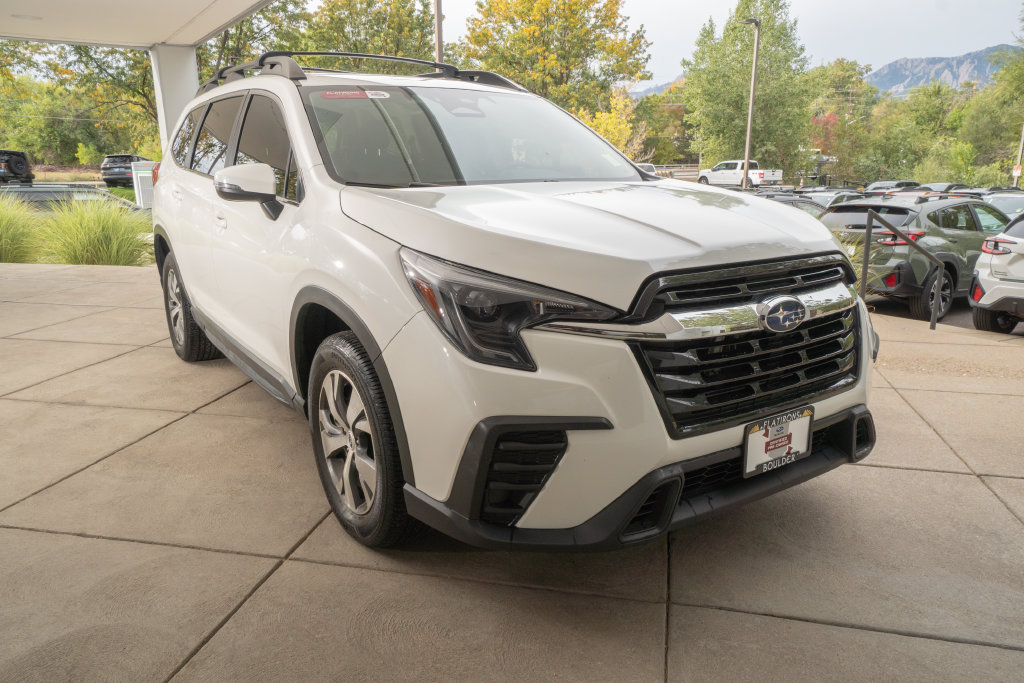 Certified 2023 Subaru Ascent Premium w/ Convenience Package AWD/4WD image 2