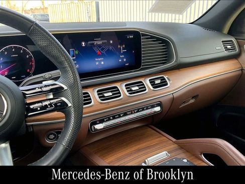 Used 2024 Mercedes-Benz GLS 450 4MATIC image 9