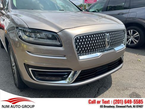 Used 2019 Lincoln Nautilus Select AWD/4WD image 2
