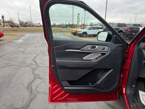 Used 2025 Ford Explorer ST w/ Sun And Sound Package AWD/4WD image 13