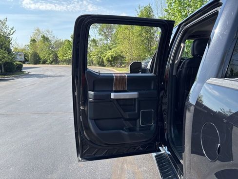 Used 2019 Ford F150 Lariat AWD/4WD image 36