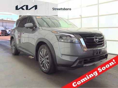 Used 2023 Nissan Pathfinder SL w/ SL Premium Package image 1