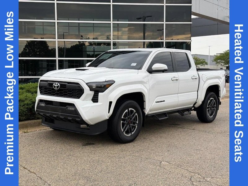 Used 2024 Toyota Tacoma TRD Sport w/ TRD Sport Premium Package AWD/4WD image 7