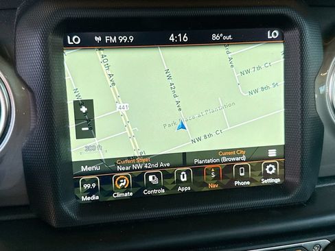 Used 2022 Jeep Wrangler Unlimited Sahara AWD/4WD image 14