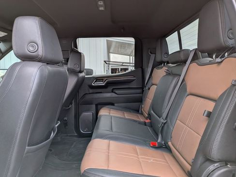 Used 2024 Chevrolet Silverado 1500 High Country AWD/4WD image 33