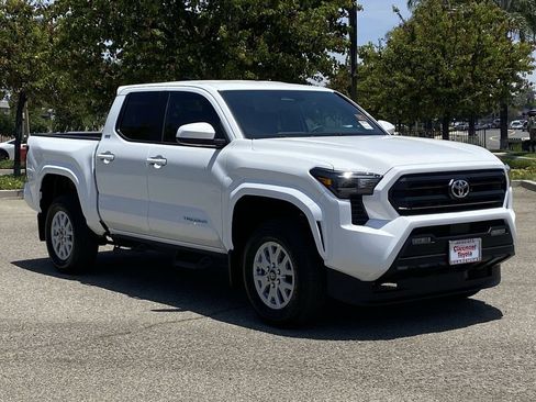 Used 2026 Toyota Tacoma SR5 AWD/4WD image 37
