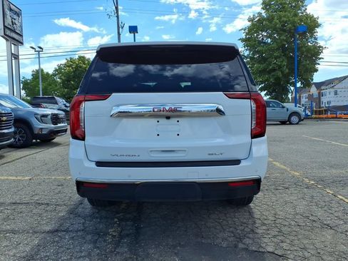 Certified 2023 GMC Yukon SLT w/ SLT Premium Package AWD/4WD image 6