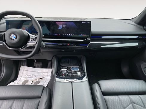 Used 2024 BMW 530i w/ Premium Package image 13