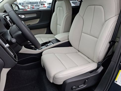 New 2026 Volvo XC40 B5 Ultra w/ Protection Package Premier image 8