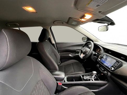 Used 2021 Nissan Kicks SV image 27