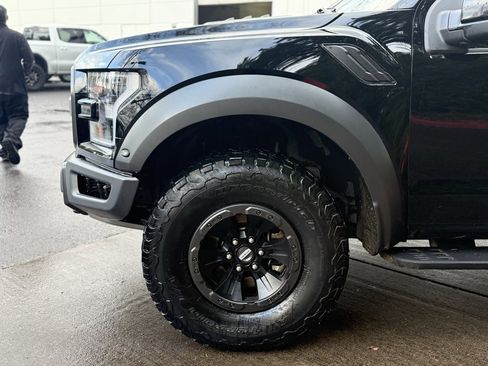 Used 2018 Ford F150 Raptor w/ Equipment Group 802A Luxury image 6