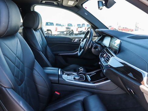 Used 2023 BMW X5 xDrive40i w/ M Sport Package image 22