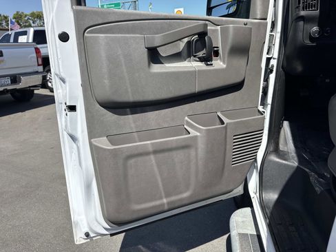 Used 2021 GMC Savana 2500 w/ Driver Convenience Package RWD image 17