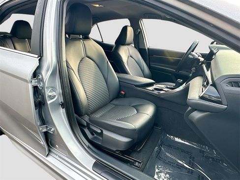 Used 2023 Toyota Camry SE image 25