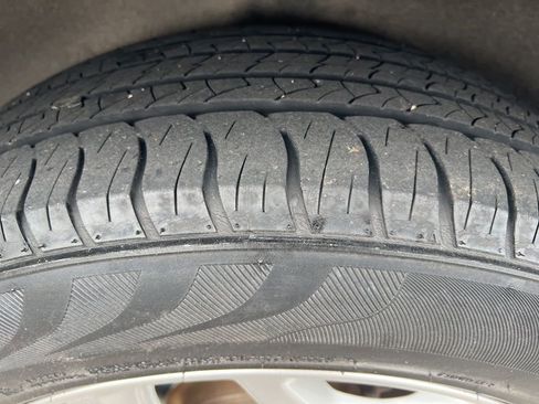 Used 2020 Chrysler Pacifica Limited image 38