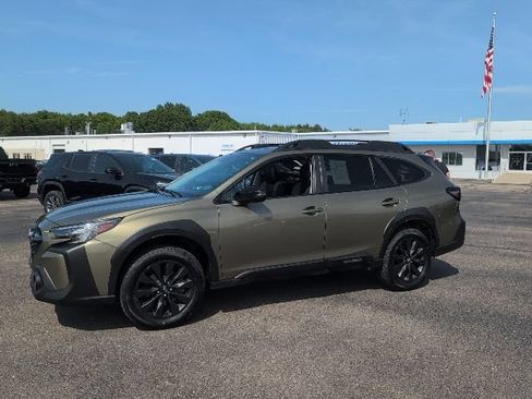 Used 2025 Subaru Outback Onyx Edition AWD/4WD image 3