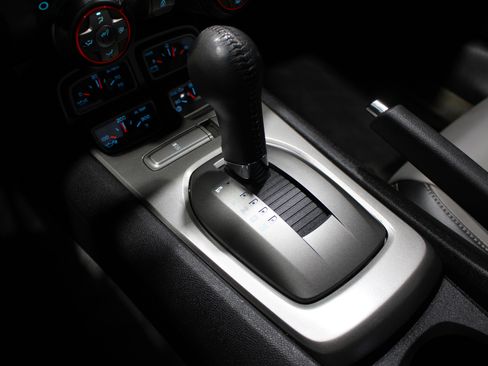Used 2010 Chevrolet Camaro SS RWD image 19