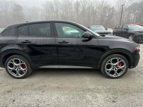 Used 2024 Alfa Romeo Tonale Veloce w/ Premium Interior Package image 7