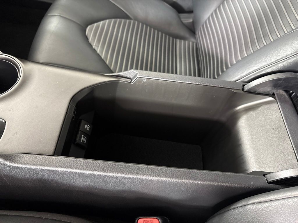 Used 2024 Toyota Camry SE FWD image 34