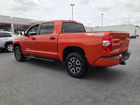 Used 2017 Toyota Tundra SR5 w/ TRD Off Road Package AWD/4WD image 10