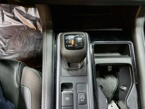 Used 2024 Nissan Pathfinder SL w/ SL Premium Package AWD/4WD image 17