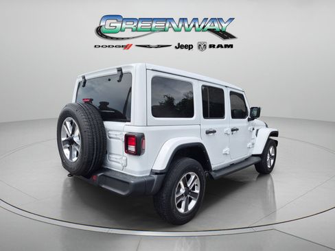 Used 2022 Jeep Wrangler Unlimited Sahara AWD/4WD image 3