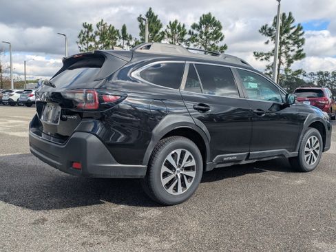 Certified 2023 Subaru Outback Premium image 4