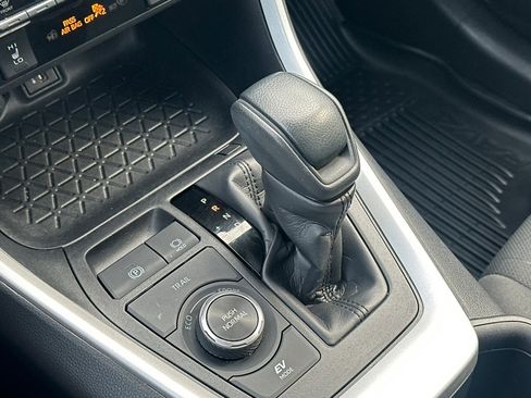 Certified 2024 Toyota RAV4 XLE w/ Convenience Package image 20