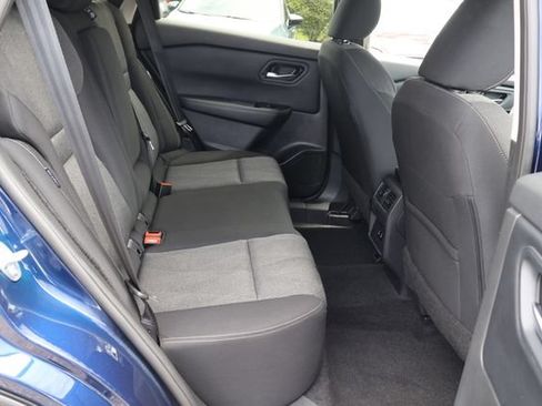 Used 2024 Nissan Rogue SV AWD/4WD image 19