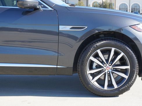 Used 2021 Jaguar F-PACE S image 9