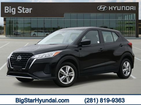 Used 2025 Nissan Kicks Play S image 1