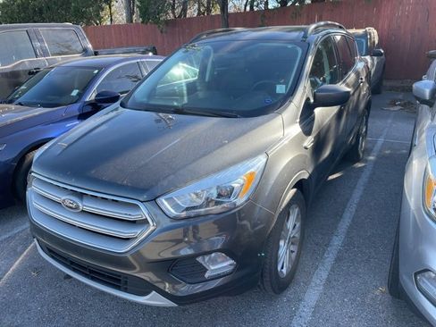 Used 2018 Ford Escape SEL image 2
