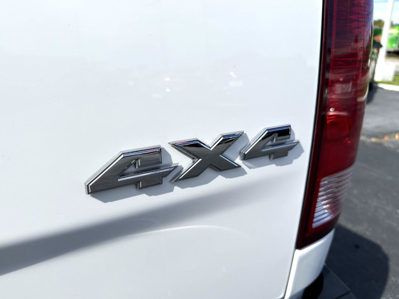 Used 2018 RAM 1500 SLT AWD/4WD image 79