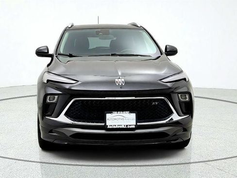 Used 2024 Buick Encore GX Sport Touring FWD image 2