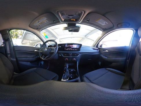 Used 2025 Buick Encore GX Preferred image 40