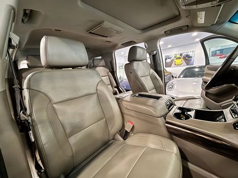 Used 2019 GMC Yukon SLT w/ Open Road Package RWD image 21
