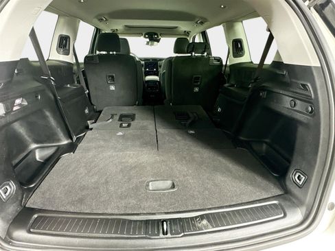 Used 2023 Jeep Grand Cherokee L Laredo image 32